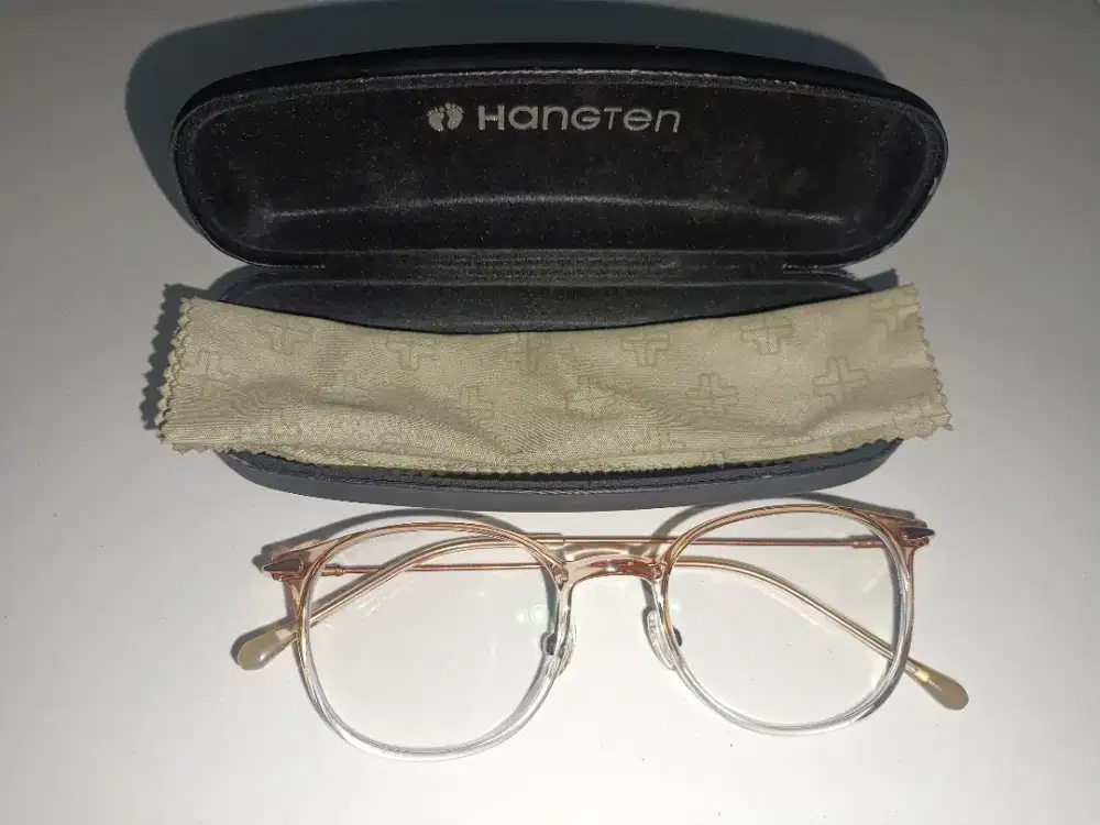 Kacamata Wanita HangTen