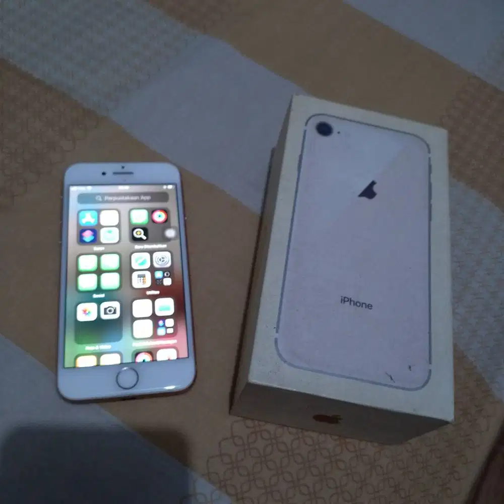 iPhone 8 Pamulang
