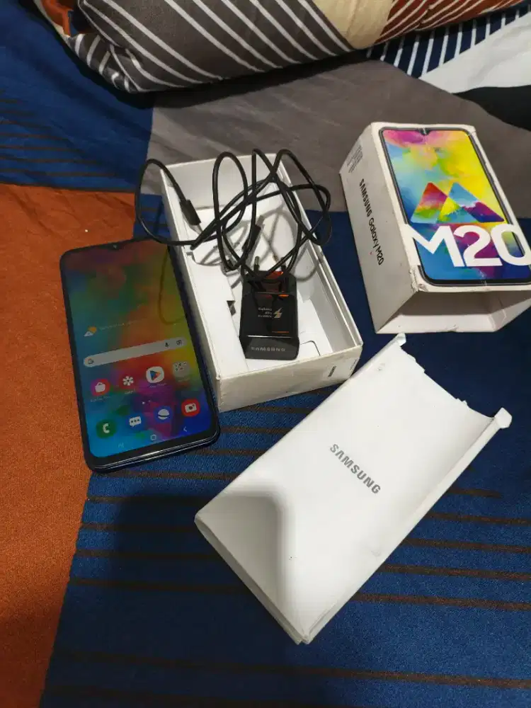 Samsung galaxy M20 Normal batre awet