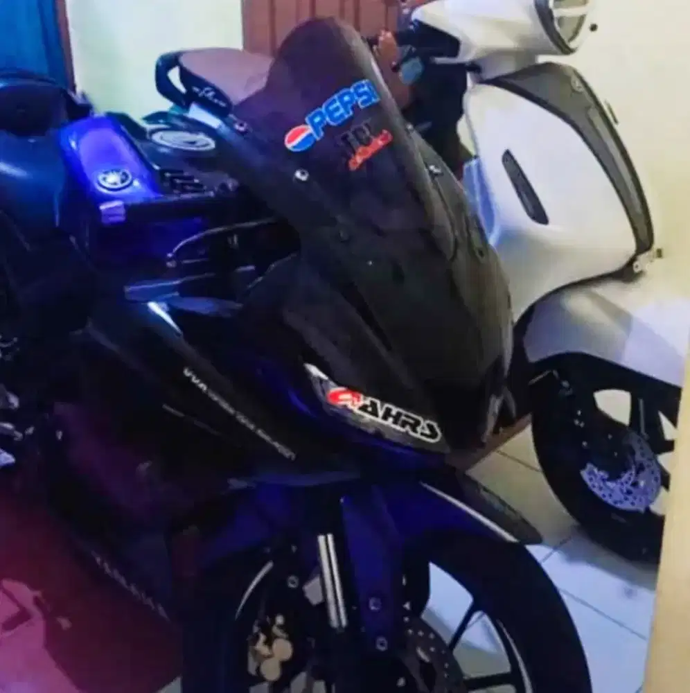 JUAL R15 V3 masih bagus mulus