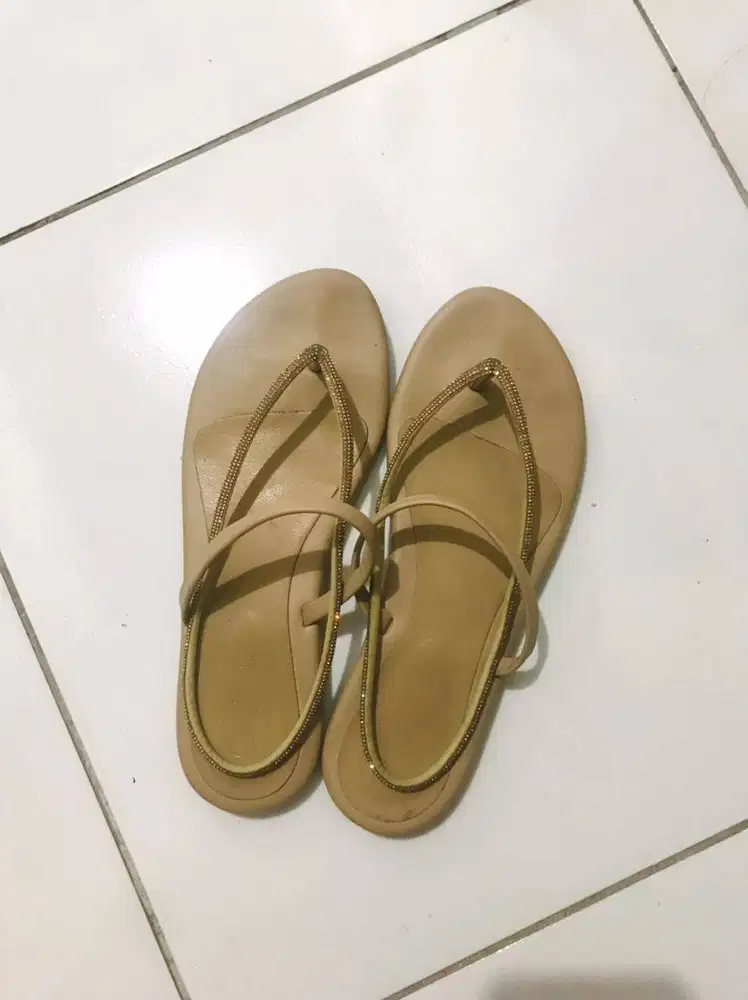 Sendal Wanita Model Jepit Tali Silang