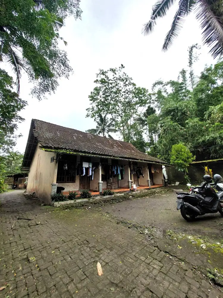 Kos 12 Kamar di Tepi Jalan Boyong dekat Wisata Kaliurang