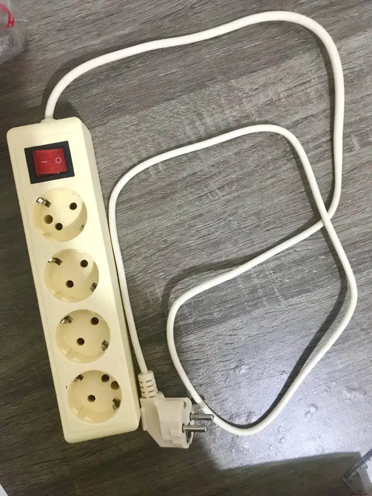 Stop Kontak Panjang 1 Meter