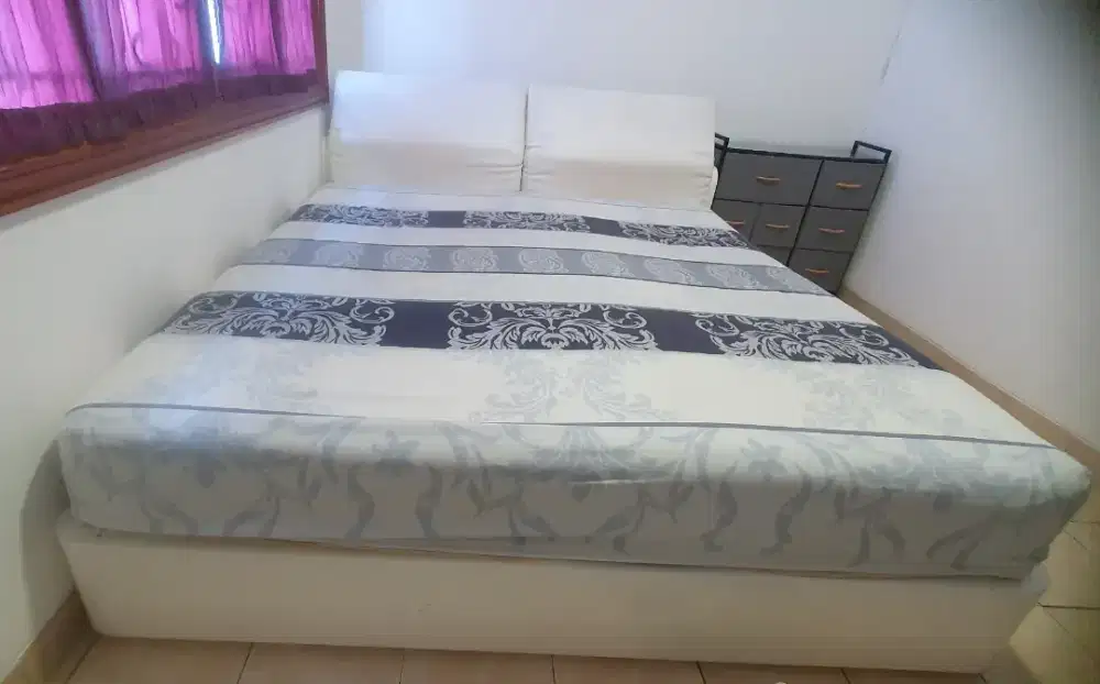 DI JUAL 1 set tempat tidur +kasur baru 180x200