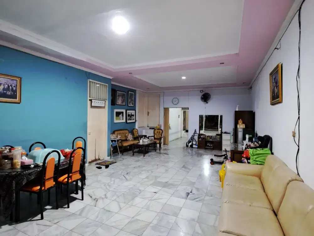 DISEWAKAN & DIJUAL! LOKASI STRATEGIS! Rumah Kepa Duri Taman Ratu Jakarta Barat