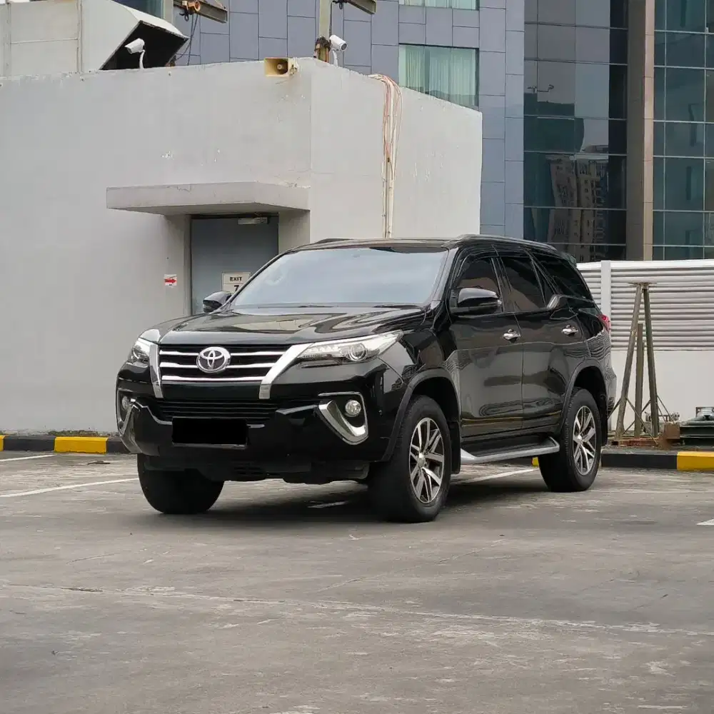 ‼️DP 20 JT‼️TOYOTA FORTUNER VRZ 4x2 AT, MOBIL TERAWAT & SIAP PAKAI.