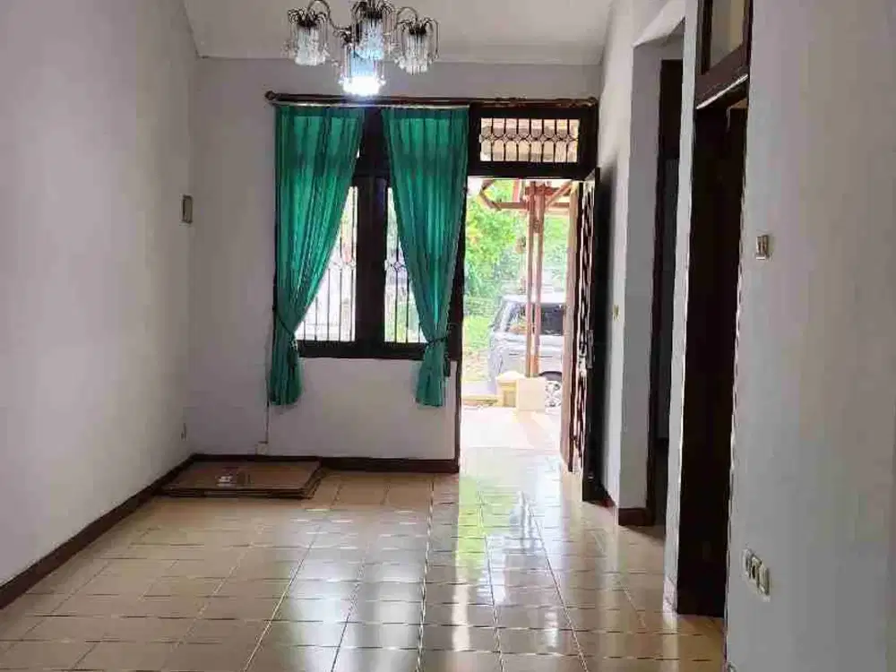 DISEWAKAN RUMAH RAPIH SIAP HUNI DI CLUSTER ALAM SUTERA TANGGERANG SELATAN