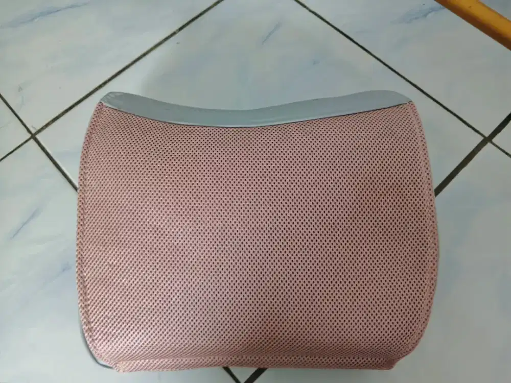 Bantal pijat leher dan bisa punggung