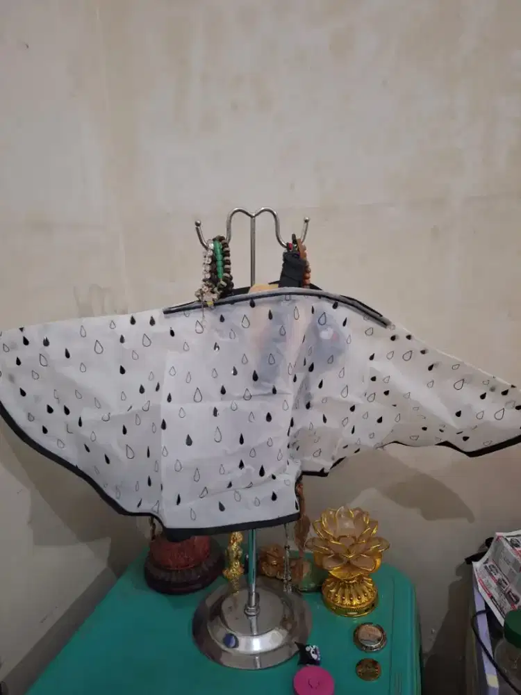 Passport handbag cover 
Untuk melindungi tas 
Limited edition 
Barang