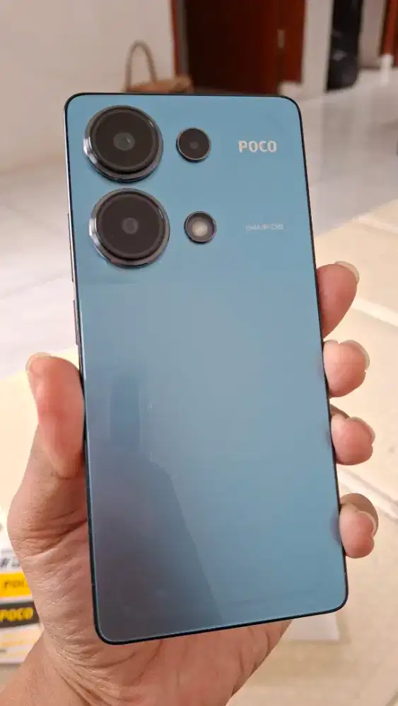 Poco M6 Pro warna Biru