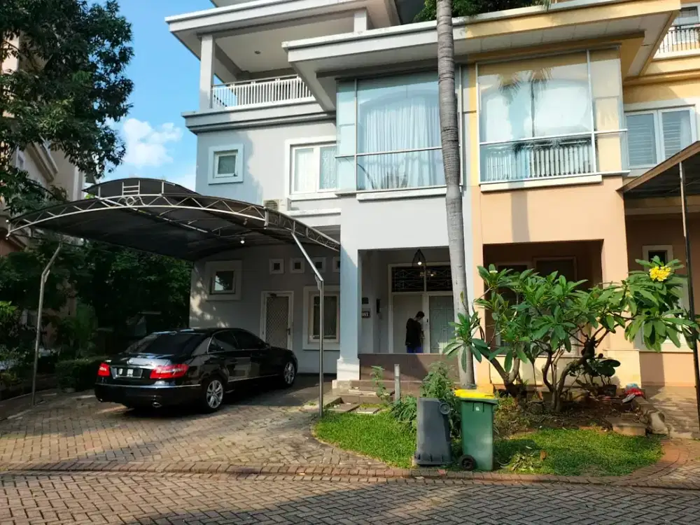 Disewakan Town House di Taman Resort Mediternia, PIK