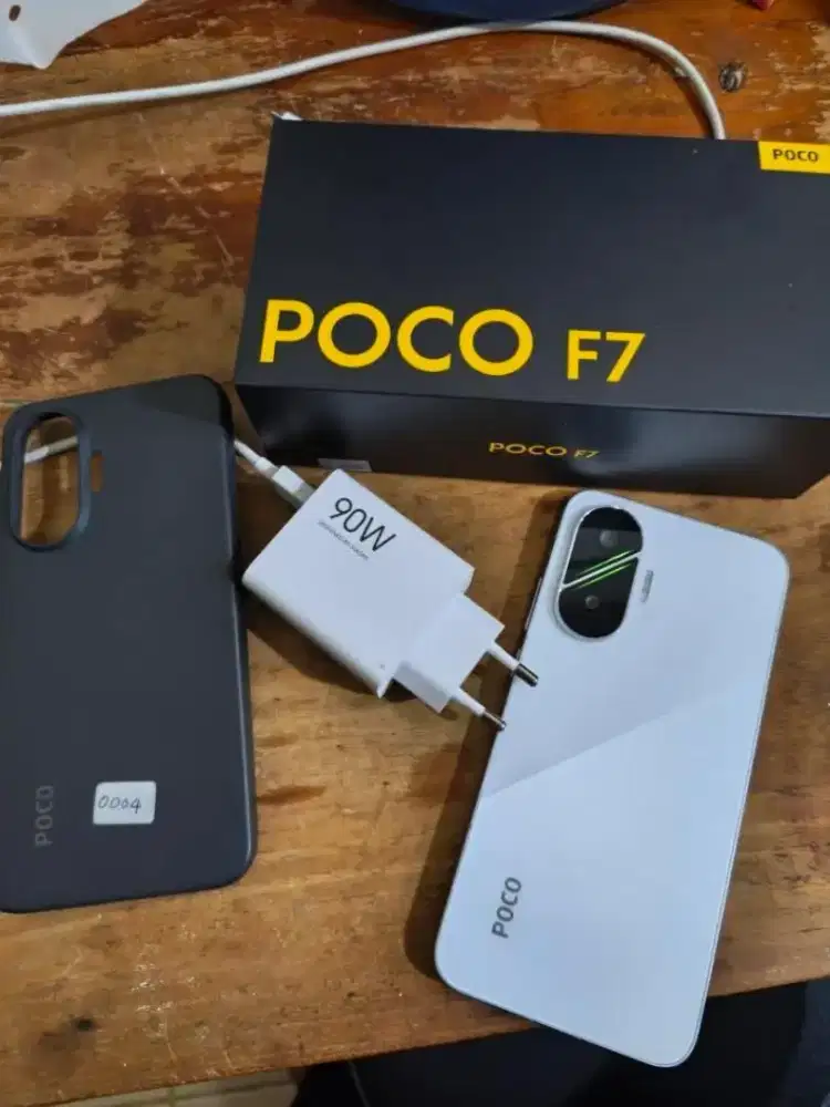 Poco f7 white second