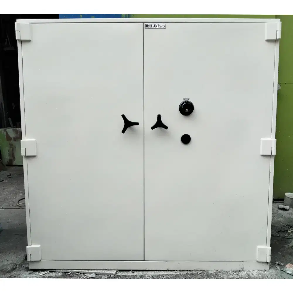 Brankas 2 pintu Tahan Api Brilliant Safe Brankast Keamanan Dokumen
