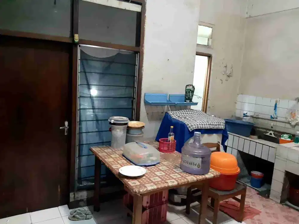 DIJUAL TEMPAT USAHA DIJALAN UTAMA