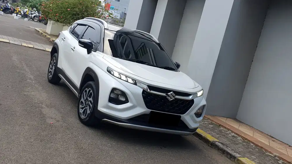 Suzuki Fronx SGX 1.5 Hybrid AT Two Tone Putih 2025/2024