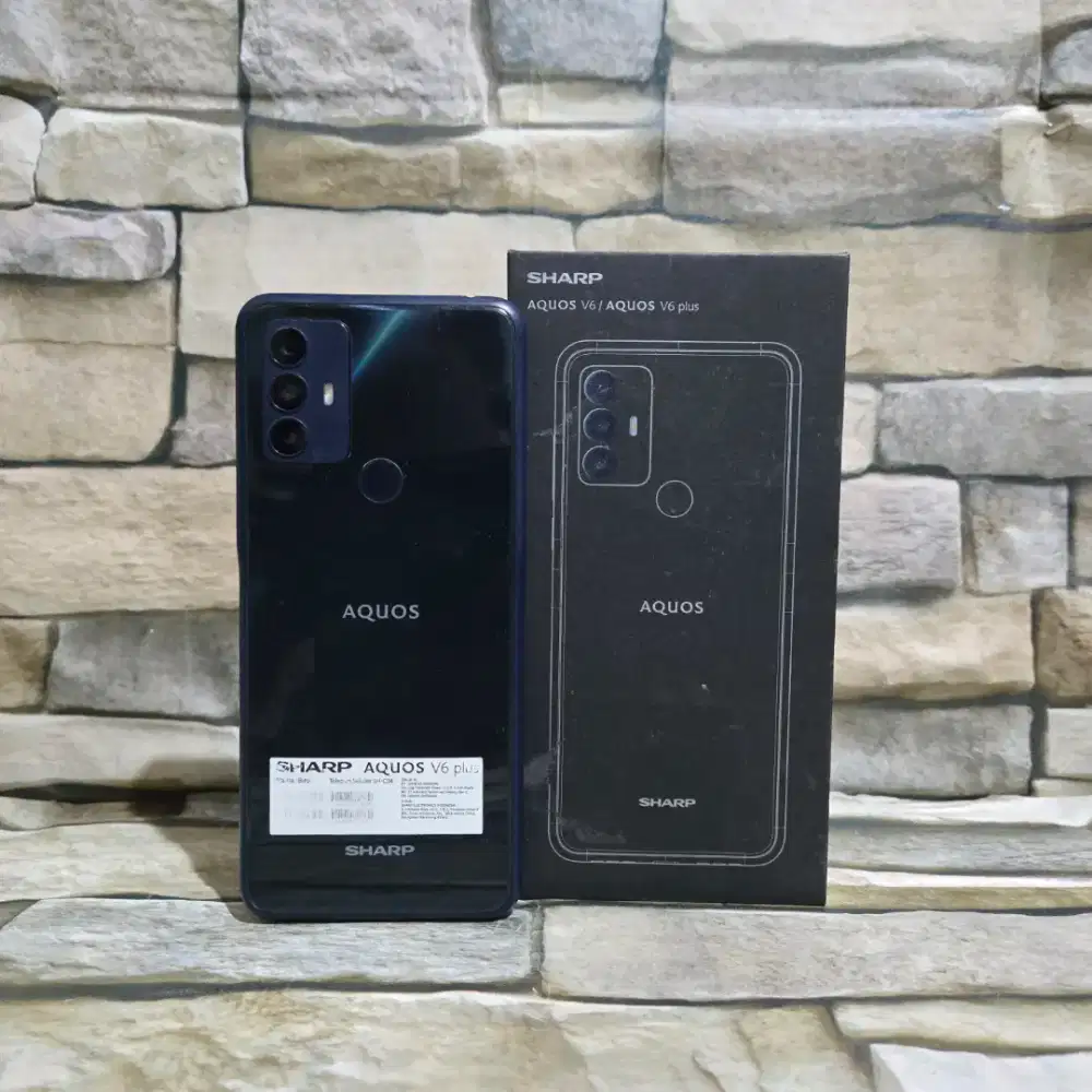 Sharp Aquos V6 Plus 4/64 Fulset segel mulus 98%