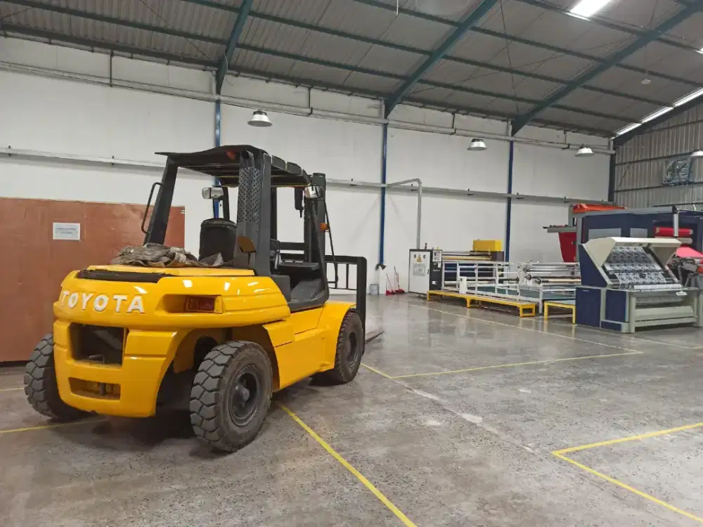 Forklift 5 ton toyota berminat hubungi