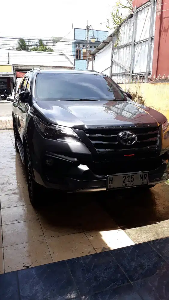 Fortuner  2.4 VRZ TRD'ś Istimewa - FullSet