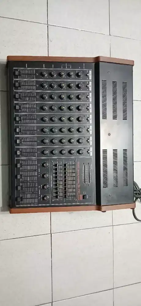 Roland Power mixer PA-250 Japan