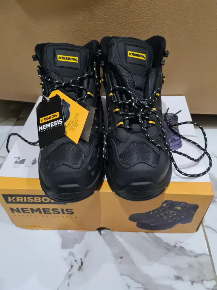 Sepatu kerja safety krisbow nemesis