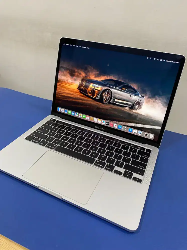 MacBook Pro 2020 i5 • Ram 16/512 GB