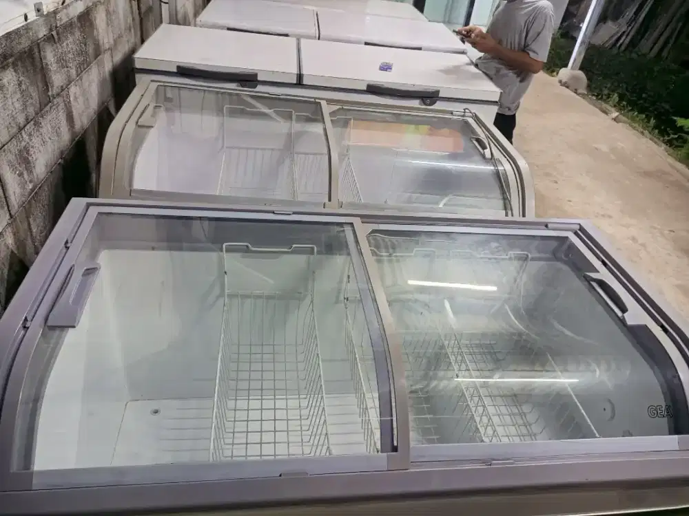 ready stok freezer sleding kaca merek GEA