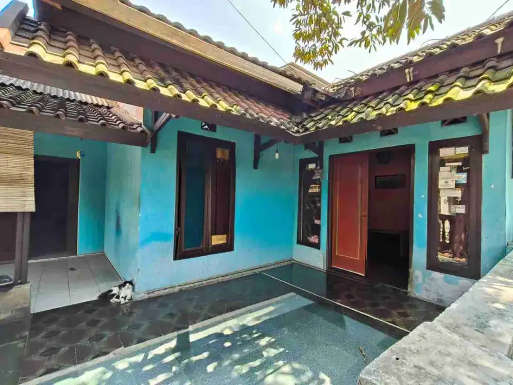 Rumah hook dalam perumahan Tapos Depok