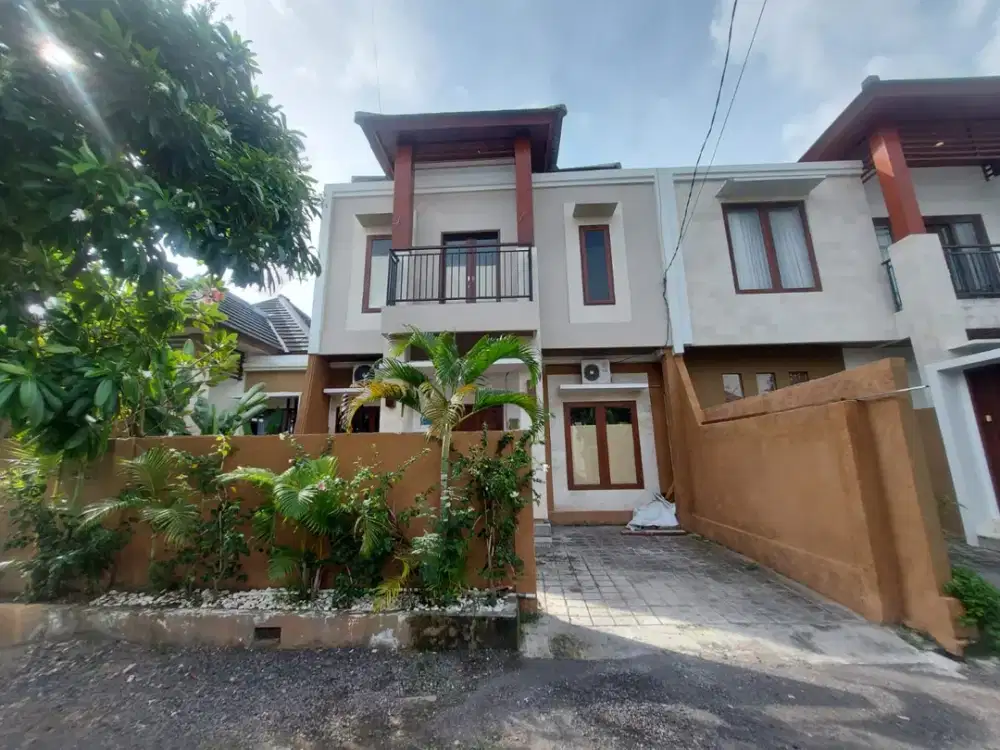 Rumah 2 Lantai Murah Full Furnished di Royal Garden Residence