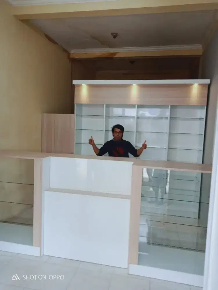 ETALASE APOTEK&RAK DISPLAY OBATNYA SEPAKET