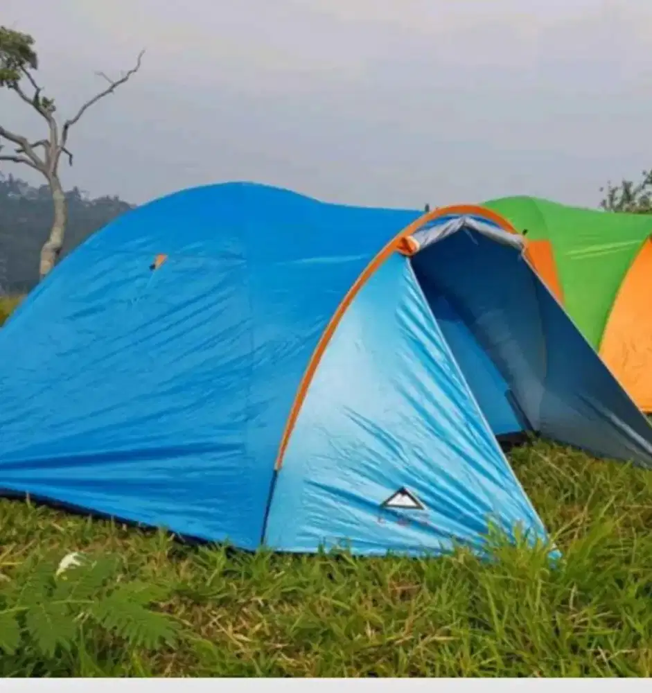 Tenda camping kapasitas  4 orang