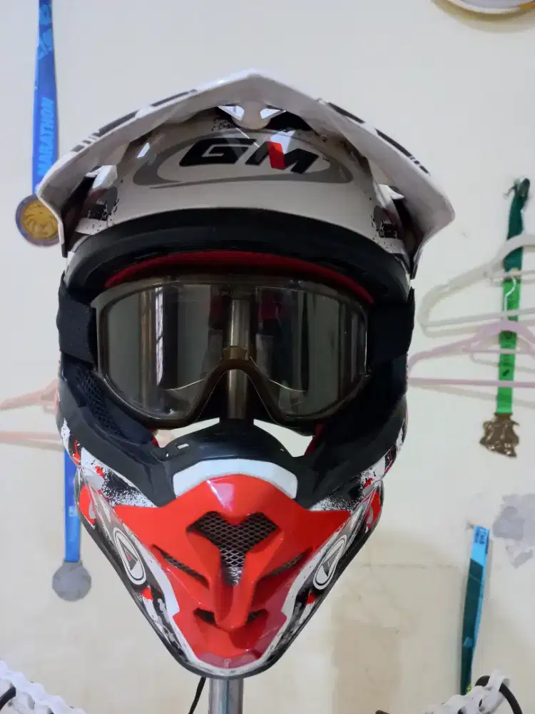 Helm Gm cross merah putih