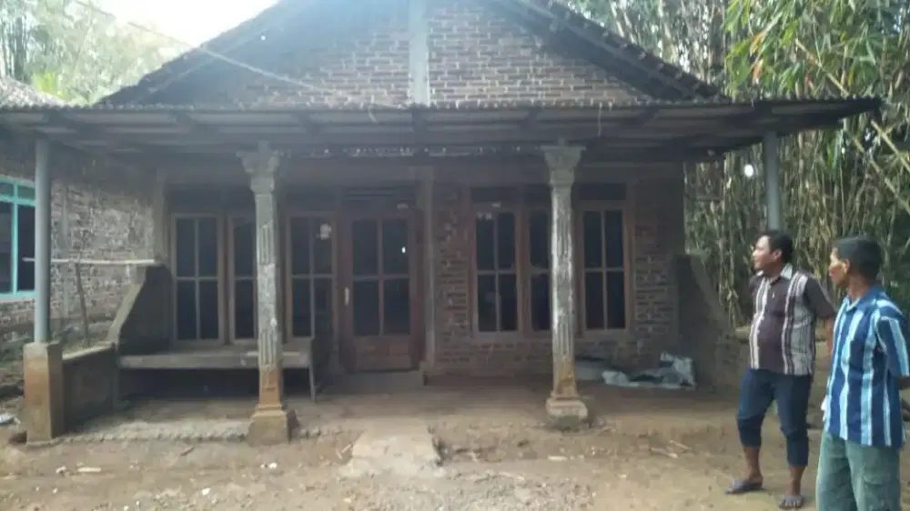 Jasa tunggu rumah atau bersih-bersih rumah kosong