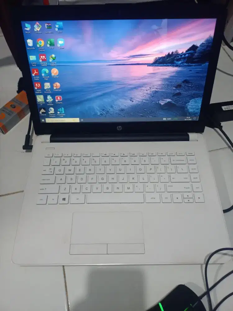 Laptop hp 14 Amd E2-9000e