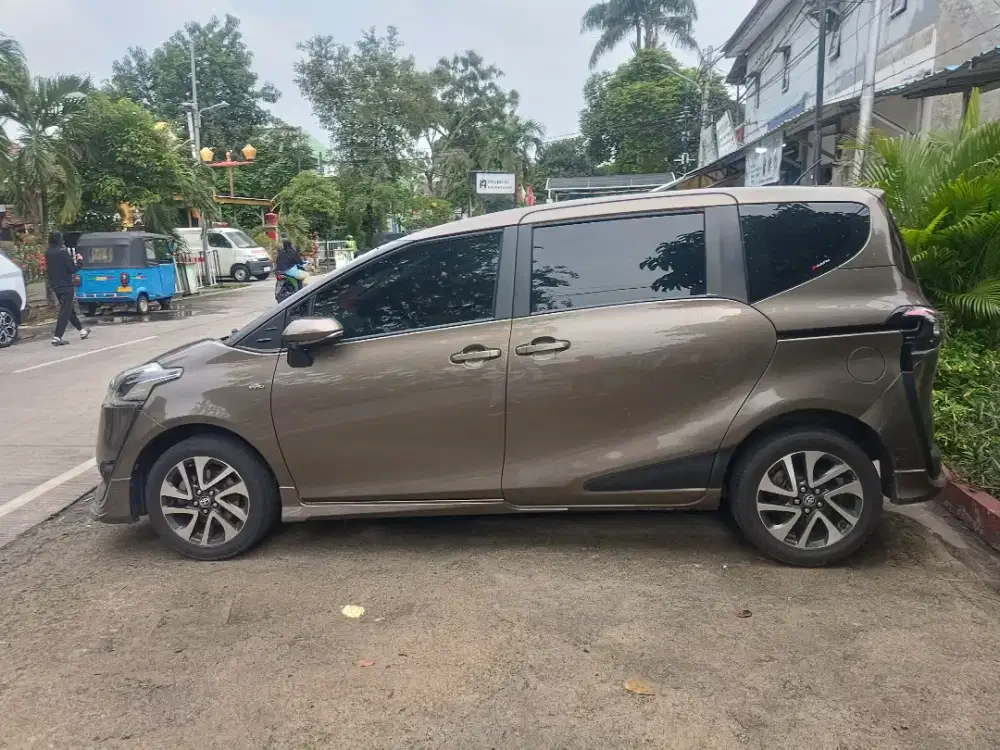 Toyota Sienta Q Automatic 2016