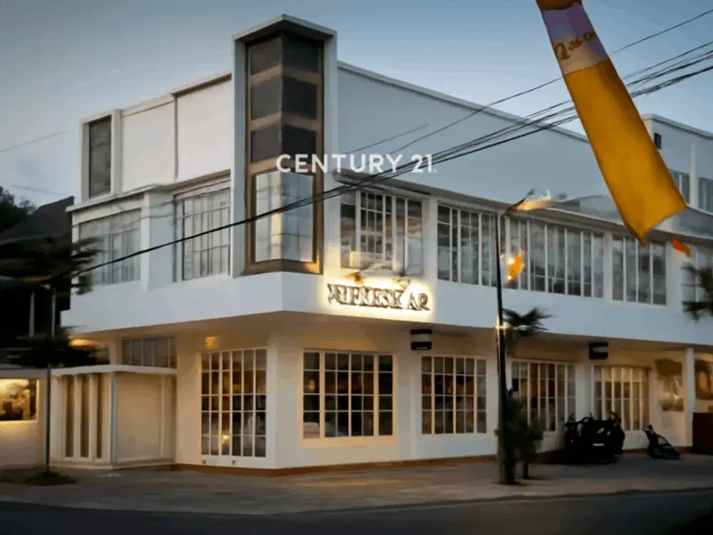 Hunian Dan Ruang Usaha Pinggir Jalan Raya Di Maguwoharjo