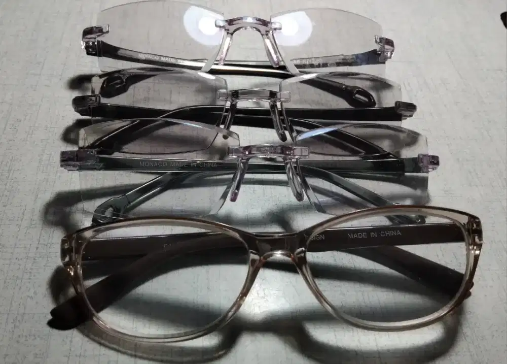 Kaca mata baca uk 250