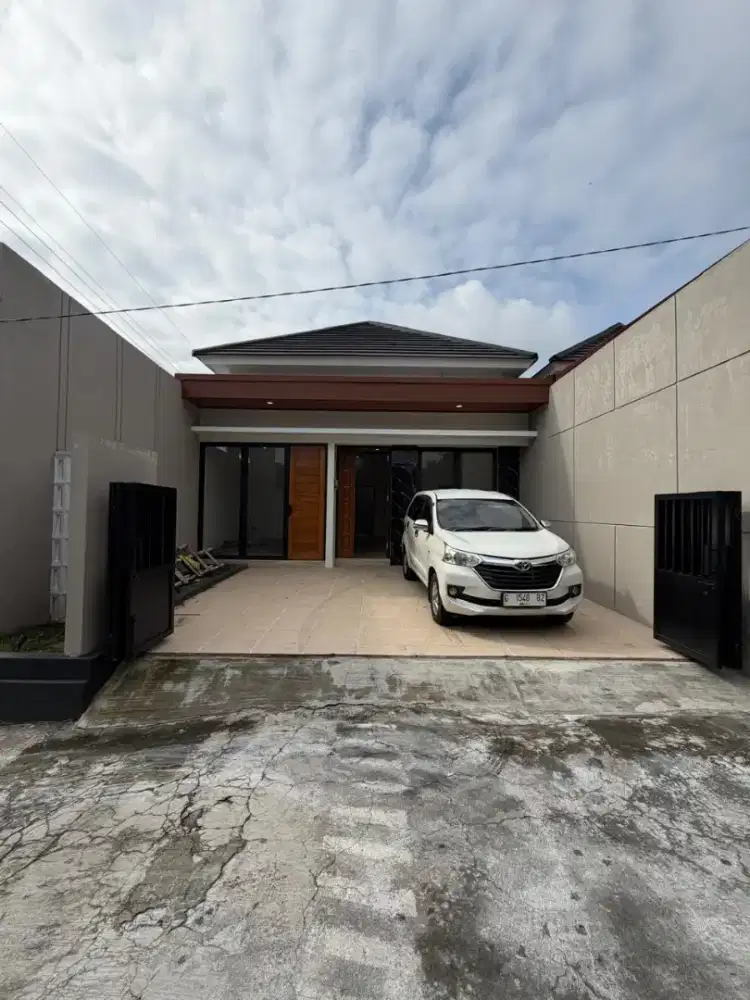 Rumah Legaa Strategis Utara Jl Solo 15 Menit Ke Kota Jogja