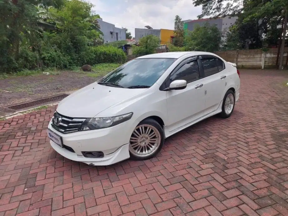 DP 8 jt City 1.5 E Bensin Matic 2013 PUTIH wAJ