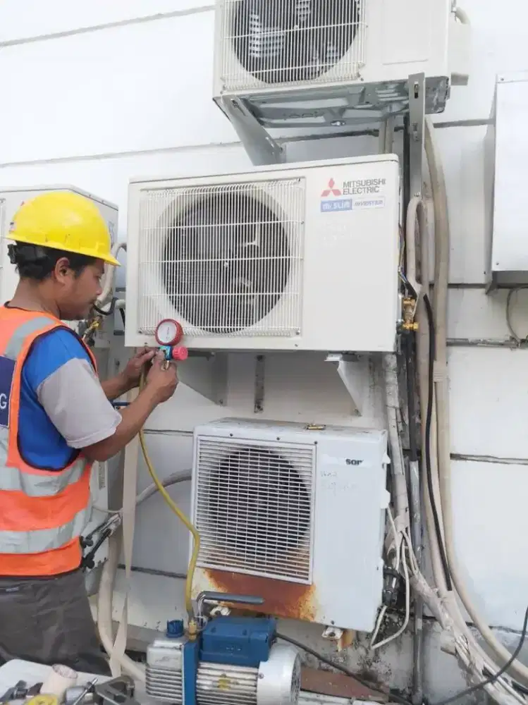 Service Ac,Mesin Cuci,Kulkas,Pompa Air dan Bongkar Pasang AC.