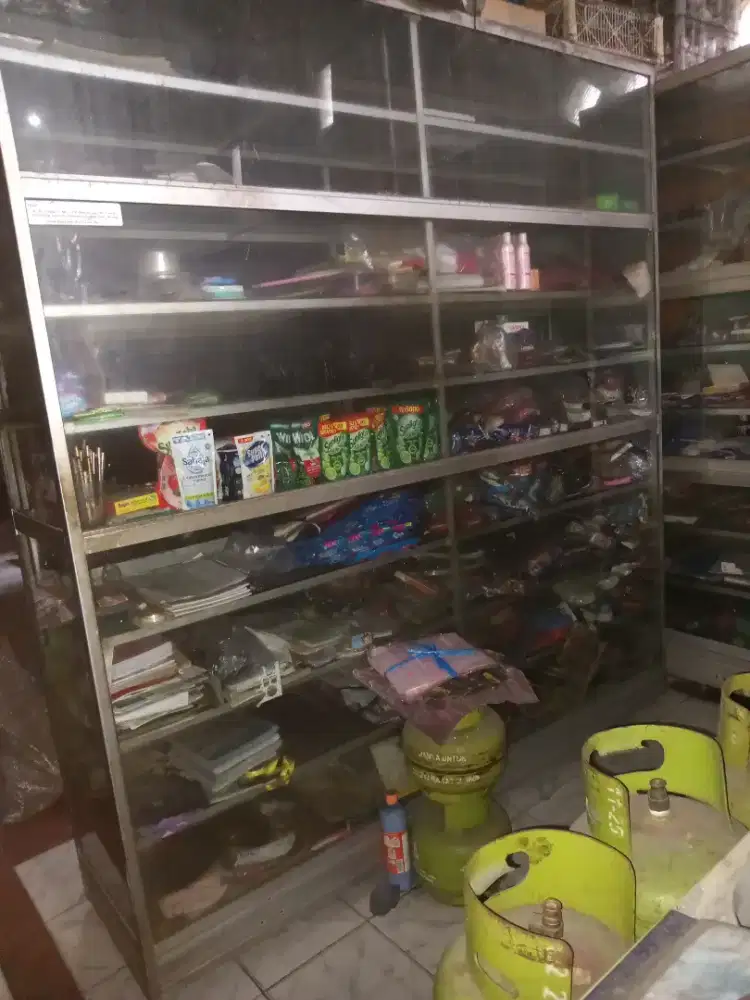 Tempat Usaha ETALASE KACA