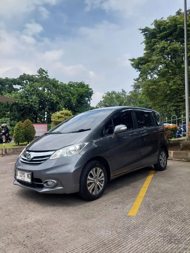 Honda Freed 2013 PSD Abu-Abu Terawat
