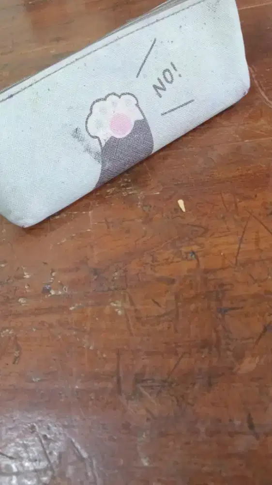 Tempat pensil lucu kebiruan