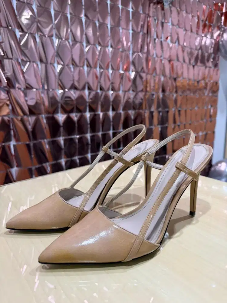 HEELS CHARLES & KEITH