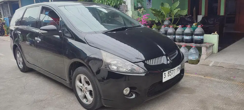 Mitsubishi Grandis 2005 Bensin