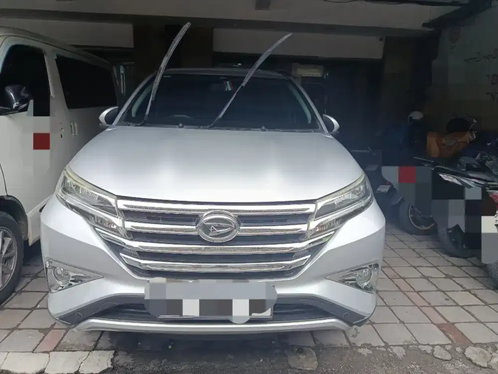 Dijual cepat Mobil Daihatsu Terios 1.5 R M/T  2018 Silver Metalik