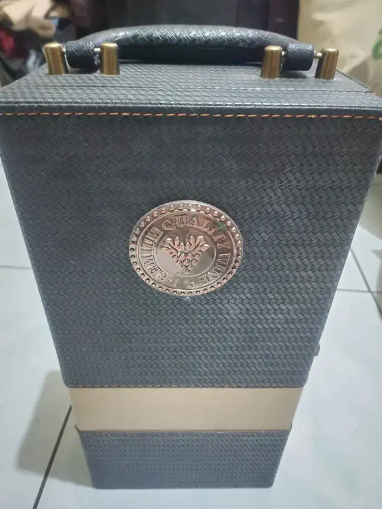 Kotak pajangan box