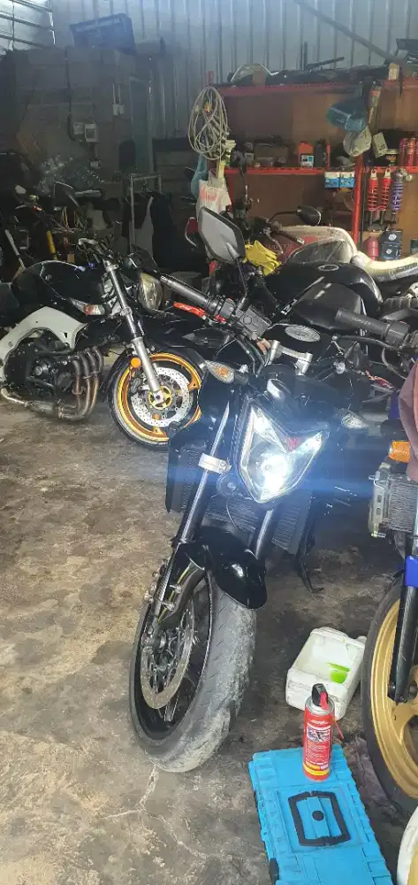 Moge Yamaha FZ1. 1000cc bs Tt