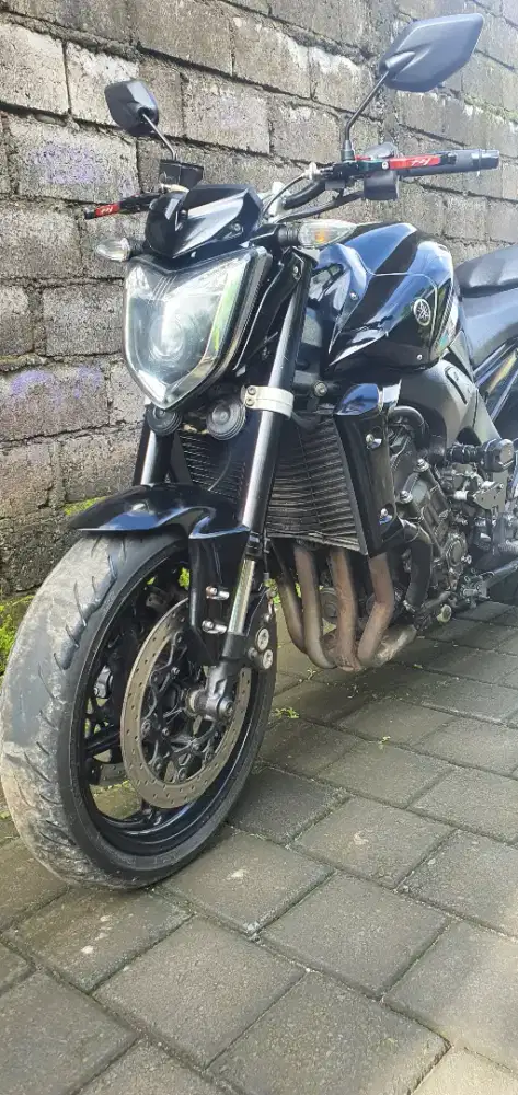 Moge Yamaha FZ1. 1000cc bs Tt