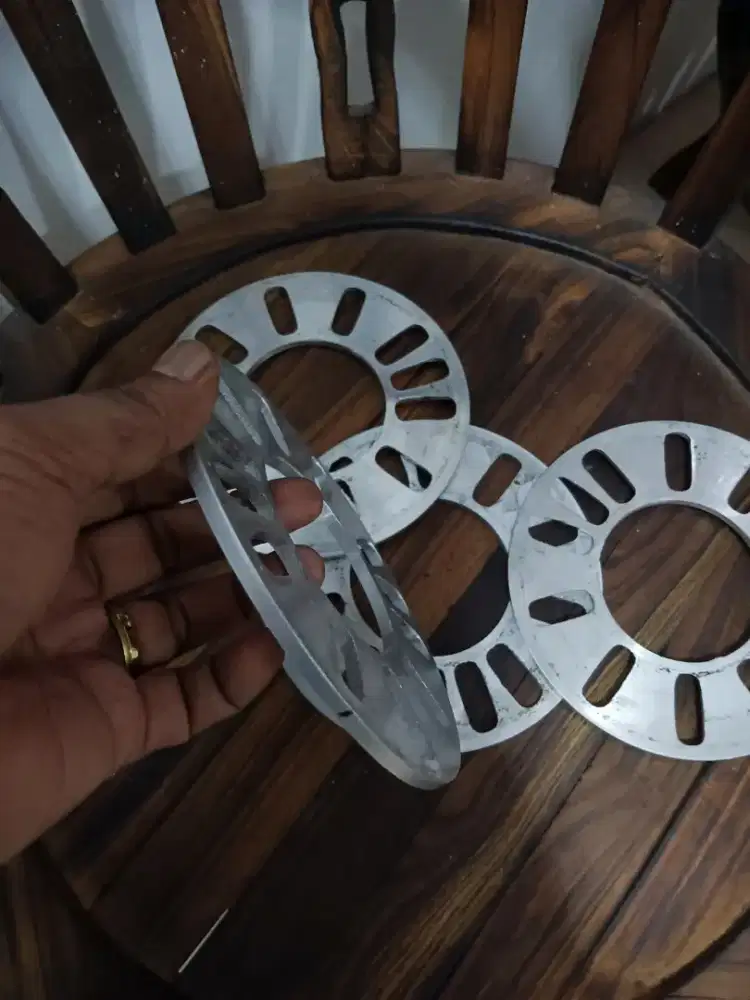 Spacer Velg Mobil Tebal 5 MM