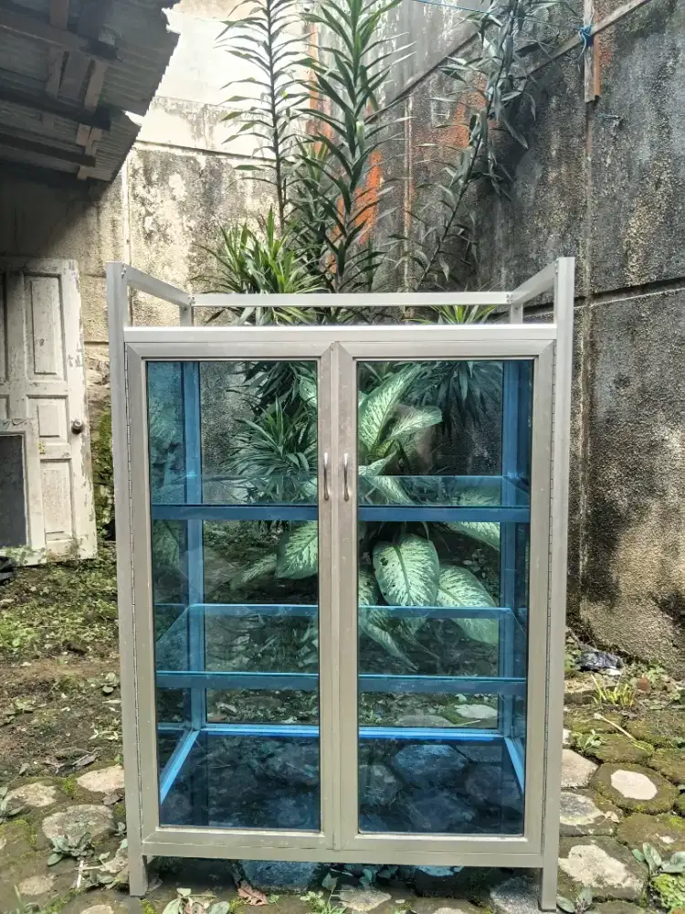 Etalase Kaca 2 Pintu
